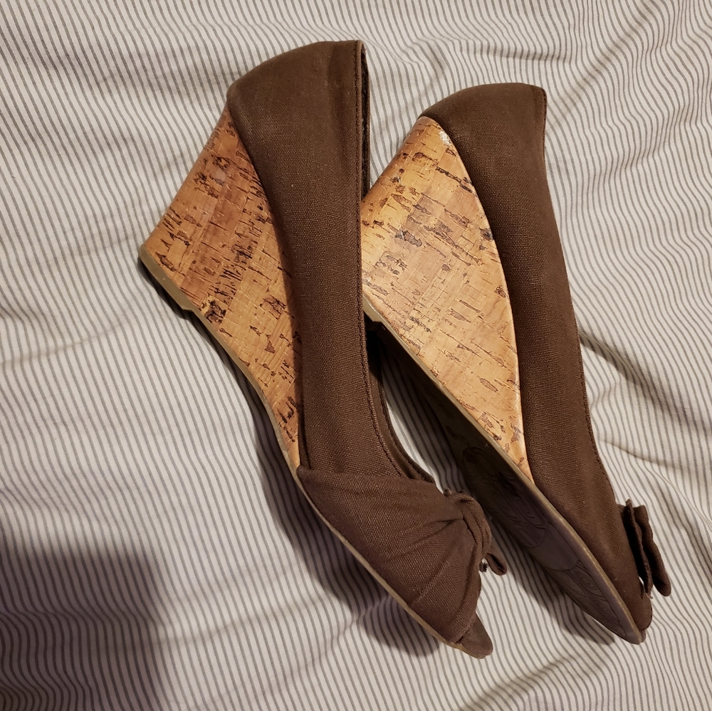 Wedge heels